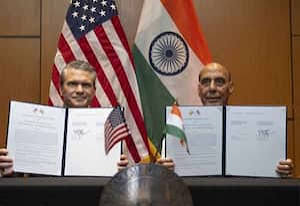 10 ஆண்டு ராணுவ ஒப்பந்தம்: இந்தியா-அமெரிக்கா கையெழுத்து