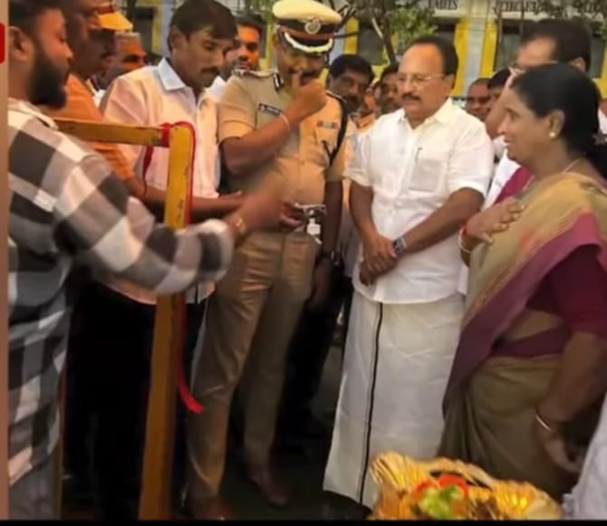 சின்னியம்பாளையம் அரசுபள்ளி அருகே புதிய சிக்னல்