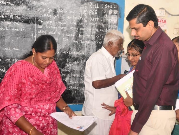 எஸ்ஐஆர் சிறப்பு முகாம் பணிகளை கலெக்டர் இளம்பகவத் நேரில் ஆய்வு