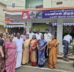 ஆசாரிபள்ளம் மற்றும் ஒழுகினசேரி பகுதியில் புதிதாக கட்டப்பட்ட பயணிகள் நிழற்குடை