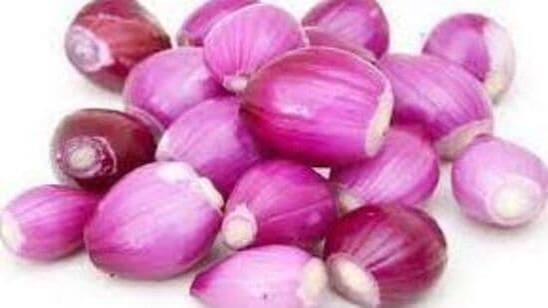 காலையில் சின்ன வெங்காயம் சாப்பிடுவதனால் கிடைக்கும் நன்மைகள்