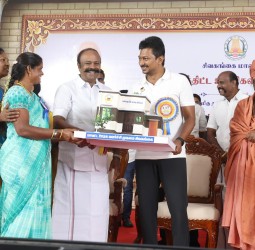 சிங்கம்புணரியில் நேற்று முன்தினம் நடந்த அரசு விழா