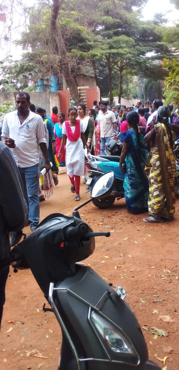 தஞ்சையில் இரண்டாம் நாள் ஆசிரியர் தகுதித் தேர்வு.