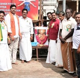 பாரதிய ஜனதா கட்சி சார்பில் தெய்வத்திரு திருமுருக கிருபானந்த வாரியார் நினைவு தினத்தை முன்னிட்டு அவரது திருவுருவப்படத்திற்கு மாலை அணிவித்து மலர் தூவி மரியாதை