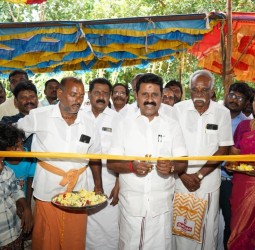 குடவாசல் அருகே ரூ.28 லட்சம் மதிப்பீட்டில் இரண்டு பொது விநியோக கட்டிடங்களை நன்னிலம் சட்டமன்ற உறுப்பினர், முன்னாள் அமைச்சர் ஆர்.காமராஜ் திறந்து வைத்தார்.