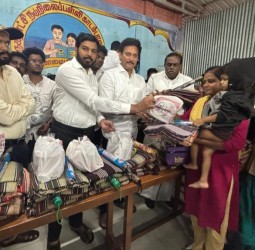 நாகை மாவட்டத்தில் உள்ள மழை நிவாரண முகாம்களில் அமைச்சர் அன்பில் மகேஷ் பொய்யாமொழி நேற்று நேரில் சென்று ஆய்வு