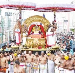 சூரிய பிரபை வாகனத்தில் சந்திரசேகரர் பவனி ஆயிரக்கணக்கான பக்தர்கள் தரிசனம் கார்த்திகை தீபத்திருவிழா 2ம் நாள் உற்சவம்