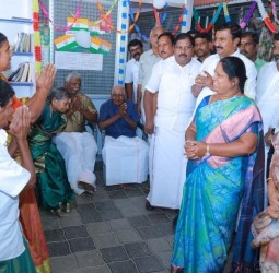 அன்புச்சோலை மையத்தினை அமைச்சர்கள் மு.பெ.சாமிநாதன்,கயல்விழி துவக்கி வைத்து, முதியவர்களுடன் உரையாடினர்