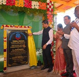 ஜவ்வாது மலையில் உள்ள கிராமப்புற மேம்பாட்டு சமூக பள்ளியில் நவீன வகுப்பறைகளுக்கு அடிக்கல்