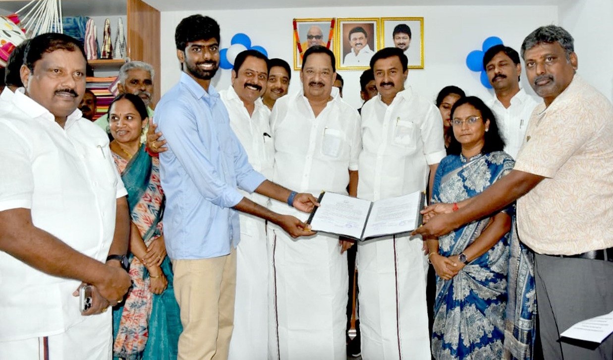 ஏற்றுமதியாளர்களுடன் அமைச்சர்கள் சுவாமிநாதன், காந்தி முன்னிலையில் புரிந்துணர்வு ஒப்பந்தம்