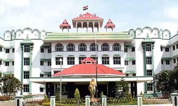 நித்தியானந்தா ஆசிரமத்தில் இருந்து சீடர்களை வெளியேற்றக்கூடாது: மதுரை ஐகோர்ட்டு