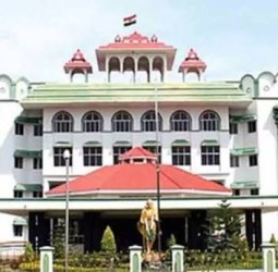 நித்தியானந்தா ஆசிரமத்தில் இருந்து சீடர்களை வெளியேற்றக்கூடாது: மதுரை ஐகோர்ட்டு