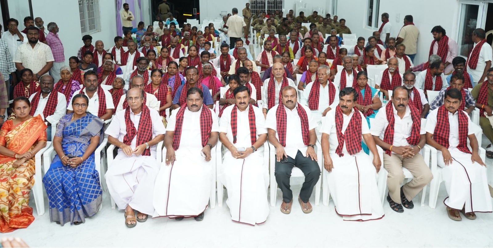 காங்கேயத்தில் அமைச்சர் சுவாமிநாதன் முன்னிலையில் மாற்றுக் கட்சியினர்கள் தங்களை திமுக வில் இணைத்து கொண்டனர்