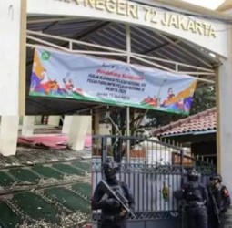 இந்தோனேசியாவில் பள்ளி மசூதியில் குண்டுவெடிப்பு: மாணவர்கள் உள்பட 55 பேர் காயம்