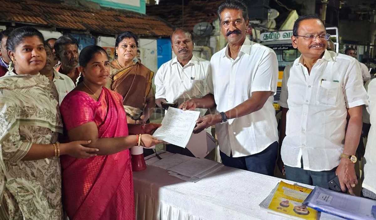 கோவை பூ மார்க்கெட் காமராஜ்புரத்தில் நடைபெற்ற என் வாக்குச்சாவடி வெற்றி வாக்குச்சாவடி கூட்டம்