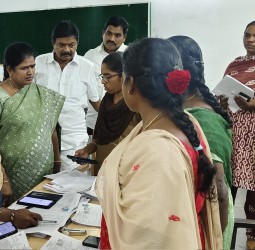 எஸ்ஐஆர் படிவங்கள் பதிவேற்றம் செய்யும் பணியை சிவகாமசுந்தரி எம்எல்ஏ பார்வை