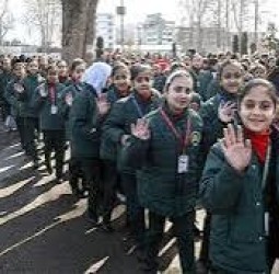 மிரட்டும் குளிர் ஜம்மு-காஷ்மீரில் பள்ளி வேலை நேரம் மாற்றம்'