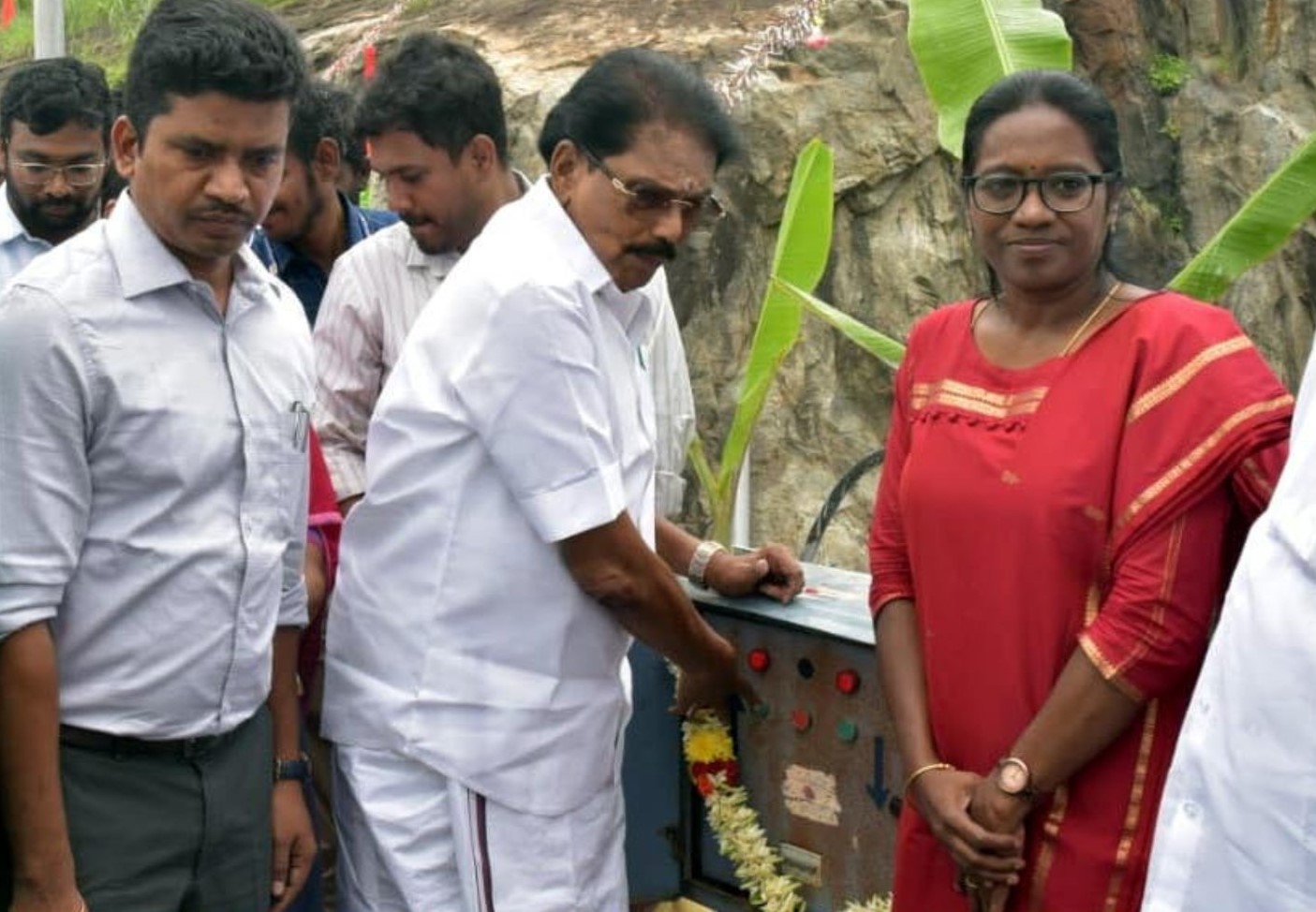 பெரியாறு மற்றும் கோவிலாறு அணைகளில் இருந்து பாசனத்திற்காக அமைச்சர் சாத்தூர் ராமச்சந்திரன் தண்ணீர் திறப்பு