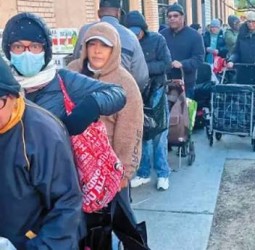 அமெரிக்காவில் மானியம் நிறுத்தம்: உணவு கிடைக்காமல் ஏழைகள் அவதி