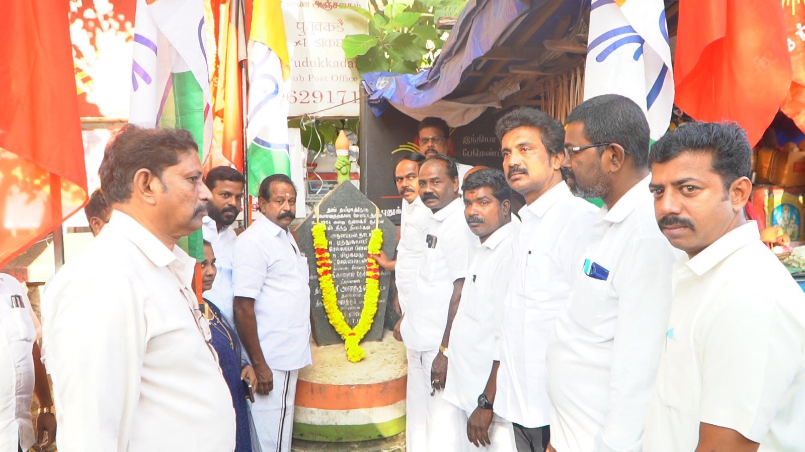 புதுக்கடை தியாகிகள் நினைவிடத்தில் அமைச்சர் மனோதங்கராஜ் மலர் அஞ்சலி