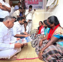 உண்ணாவிரதம் இருக்கும் தூய்மைப்பணியாளர்களை தவெக நிர்வாகிகள் புஸ்சிஆனந்த், ஆதவ்அர்ஜூனா சந்தித்துப் பேசினர்