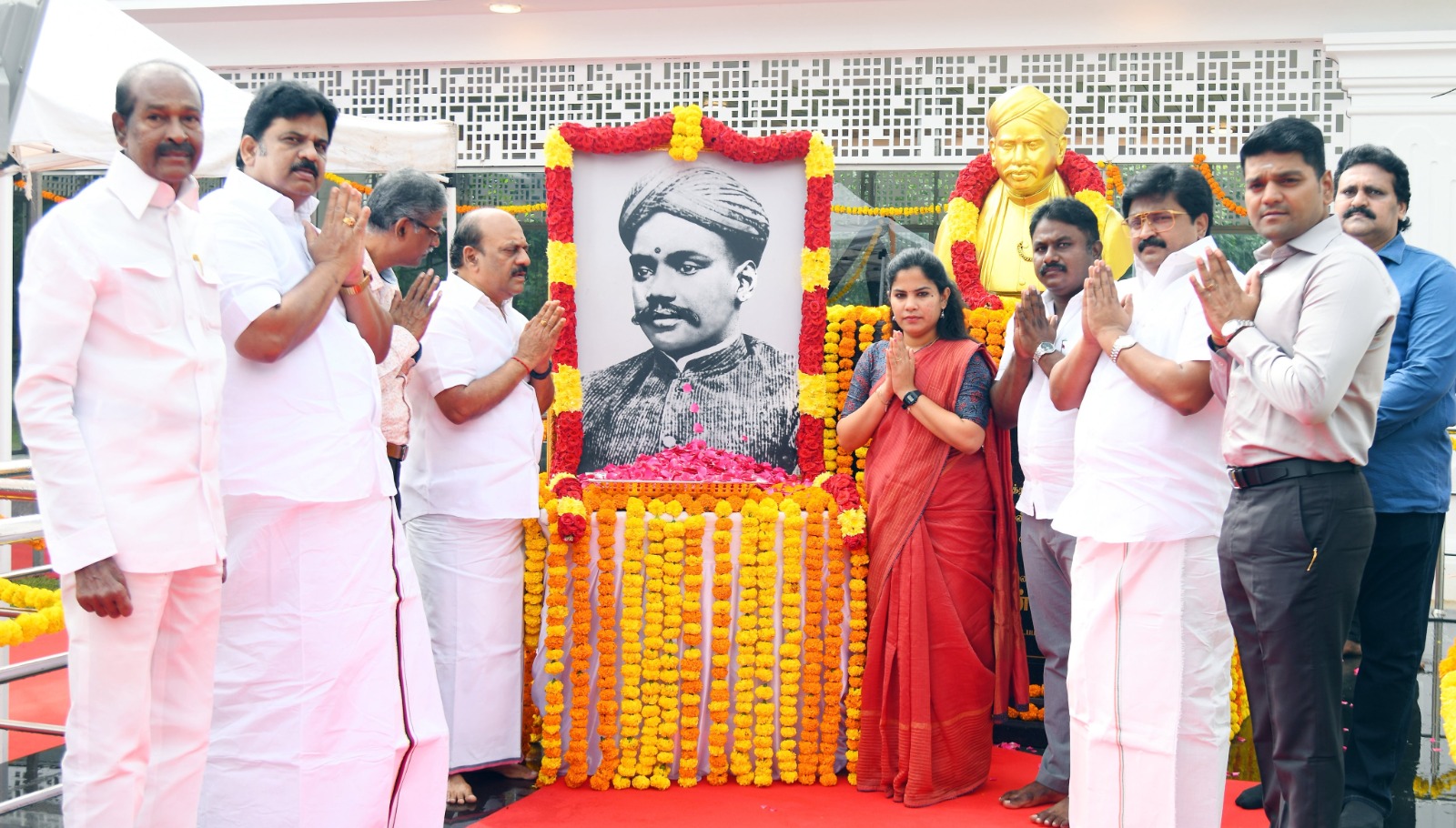 வ.உ.சி. நினைவு நாள் - அமைச்சர் தா.மோ.அன்பரசன், மேயர் பிரியா மற்றும பலர் மலர் தூவி மரியாதை