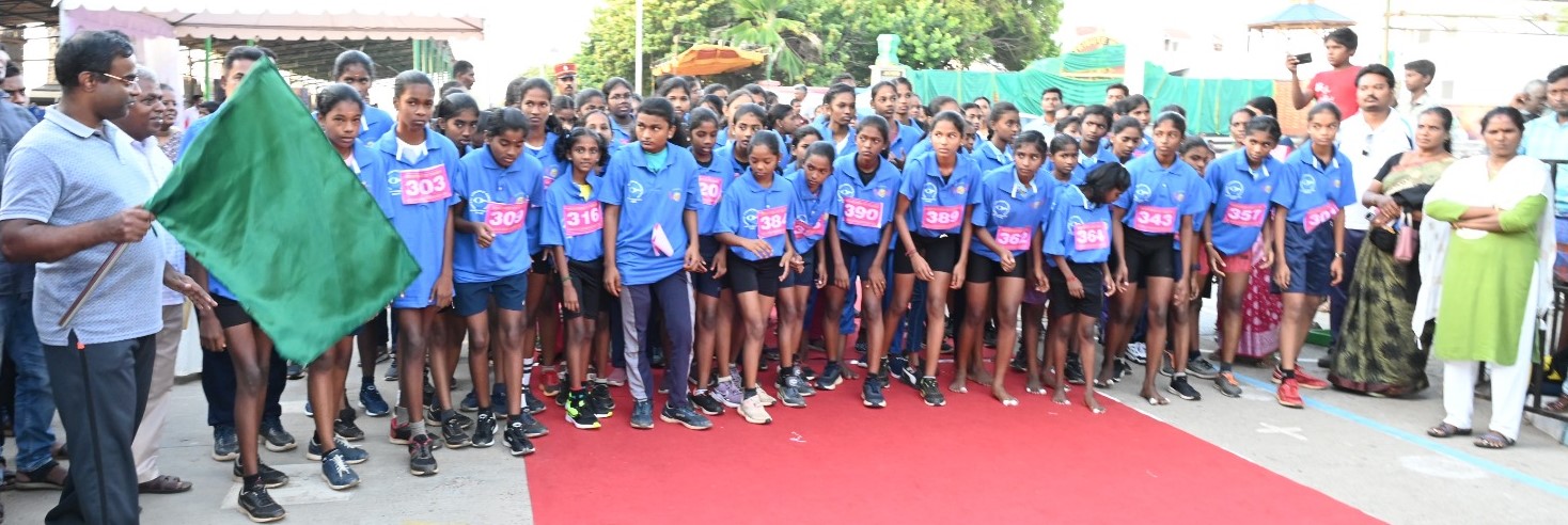 லஞ்ச ஒழிப்பு வாரத்தையொட்டி புதுச்சேரி கடற்கரை சாலையில் நடந்த மாரத்தான்