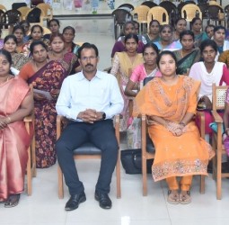 ஆதரவற்ற பெண்கள் நல வாரியம் மூலம்இலவச தையல் பயிற்சி