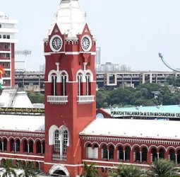 சென்னை வந்த விரைவு ரயிலில் தனியாக இருந்த பெண் குழந்தை: பாதுகாப்பாக மீட்ட ஆர்பிஎஃப் போலீஸார்