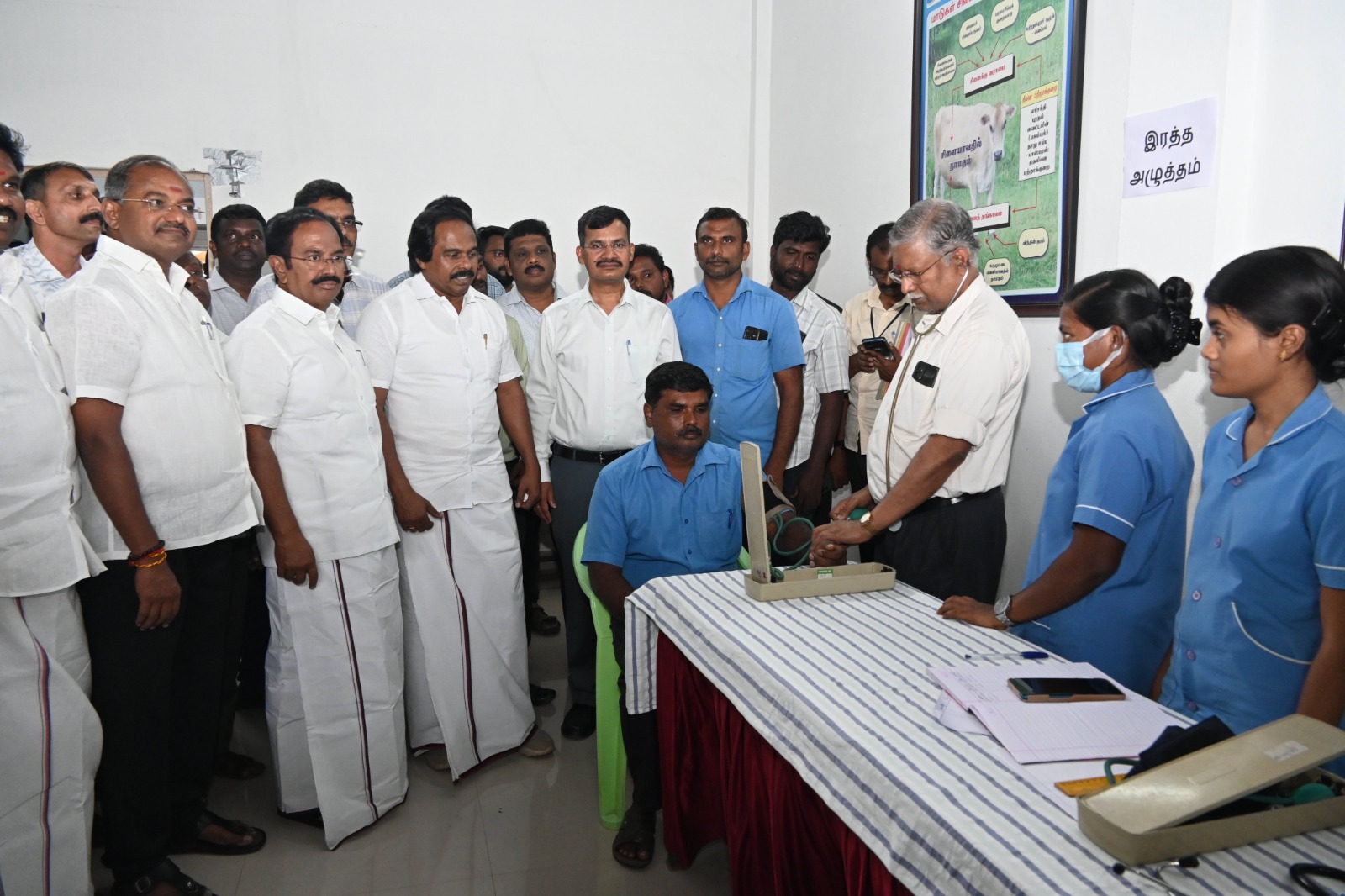 சேலம் ஆவின் மற்றும் கோகுலம் மருத்துவமனை இணைந்து நடத்திய இரத்த தானம்