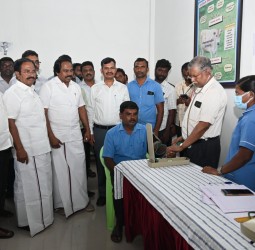 சேலம் ஆவின் மற்றும் கோகுலம் மருத்துவமனை இணைந்து நடத்திய இரத்த தானம்