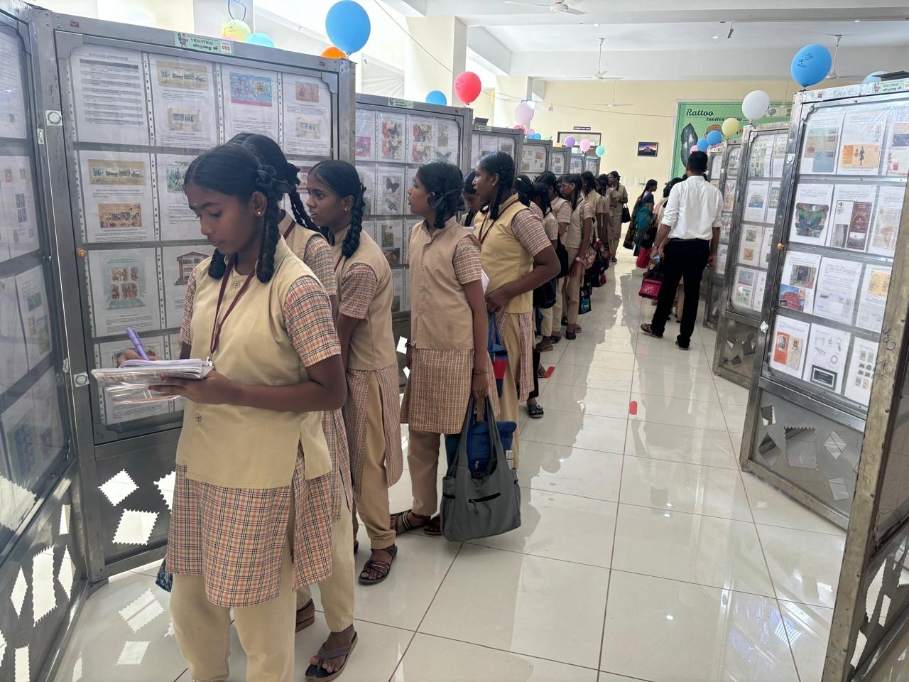 மாவட்ட அளவிலான 2 நாள் தபால் தலை கண்காட்சி