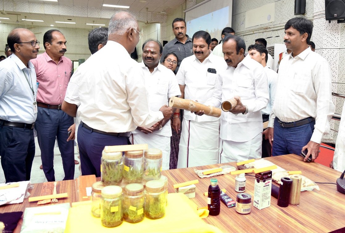 ஈரோடு மாவட்ட ஆட்சியர் அலுவலகத்தில் மூங்கில் விழிப்புணர்வு