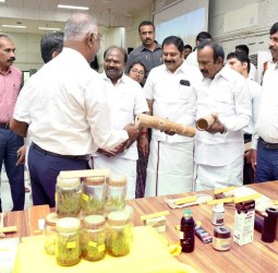 ஈரோடு மாவட்ட ஆட்சியர் அலுவலகத்தில் மூங்கில் விழிப்புணர்வு