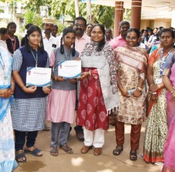 நாச்சியார் அரசினர் மகளிர் கலைக் கல்லுாரி வளாகத்தில் எய்ட்ஸ் தடுப்பு குறித்து விழிப்புணர்வு