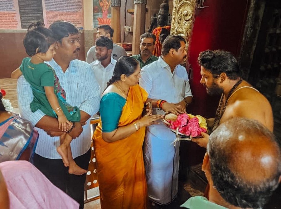 வனதுர்கா பரமேஸ்வரி ஆலயத்தில் பாஜக தலைவர் நயினார் நாகேந்திரன் நேற்று வழிபாடு