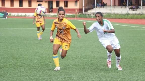 தேசிய சீனியர் மகளிர் கால்பந்து: தமிழ்நாடு அணி அரை இறுதிக்கு முன்னேற்றம்