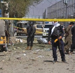 பாகிஸ்தானின் குவெட்டா நகரில் குண்டுவெடிப்பு: 10 பேர் பலி; 32 பேர் காயம்