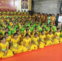 108 மாணவியரின் கந்த சஷ்டி பாராயணம் நிகழ்ச்சி