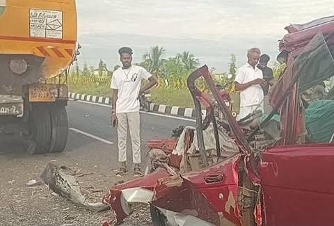 உளுந்தூர்பேட்டை அருகே முன்னால் சென்ற லாரி மீது கார் மோதல்: 3 பேர் உடல் நசுங்கி பலி