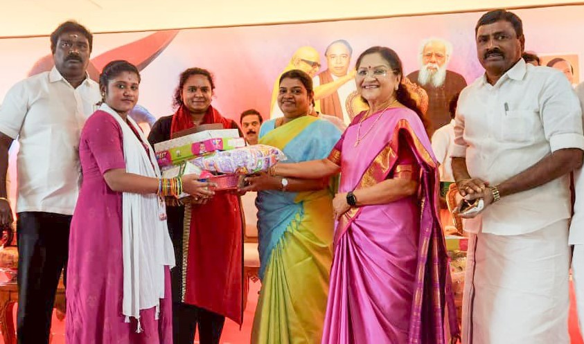 சென்னை கொரட்டூரில் கர்ப்பிணிகளுக்கு நலத்திட்ட உதவி