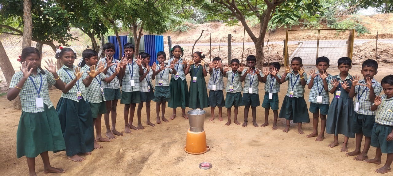 தொடக்கப் பள்ளியில் கைகழுவுதல் விழிப்புணர்வு நிகழ்ச்சி