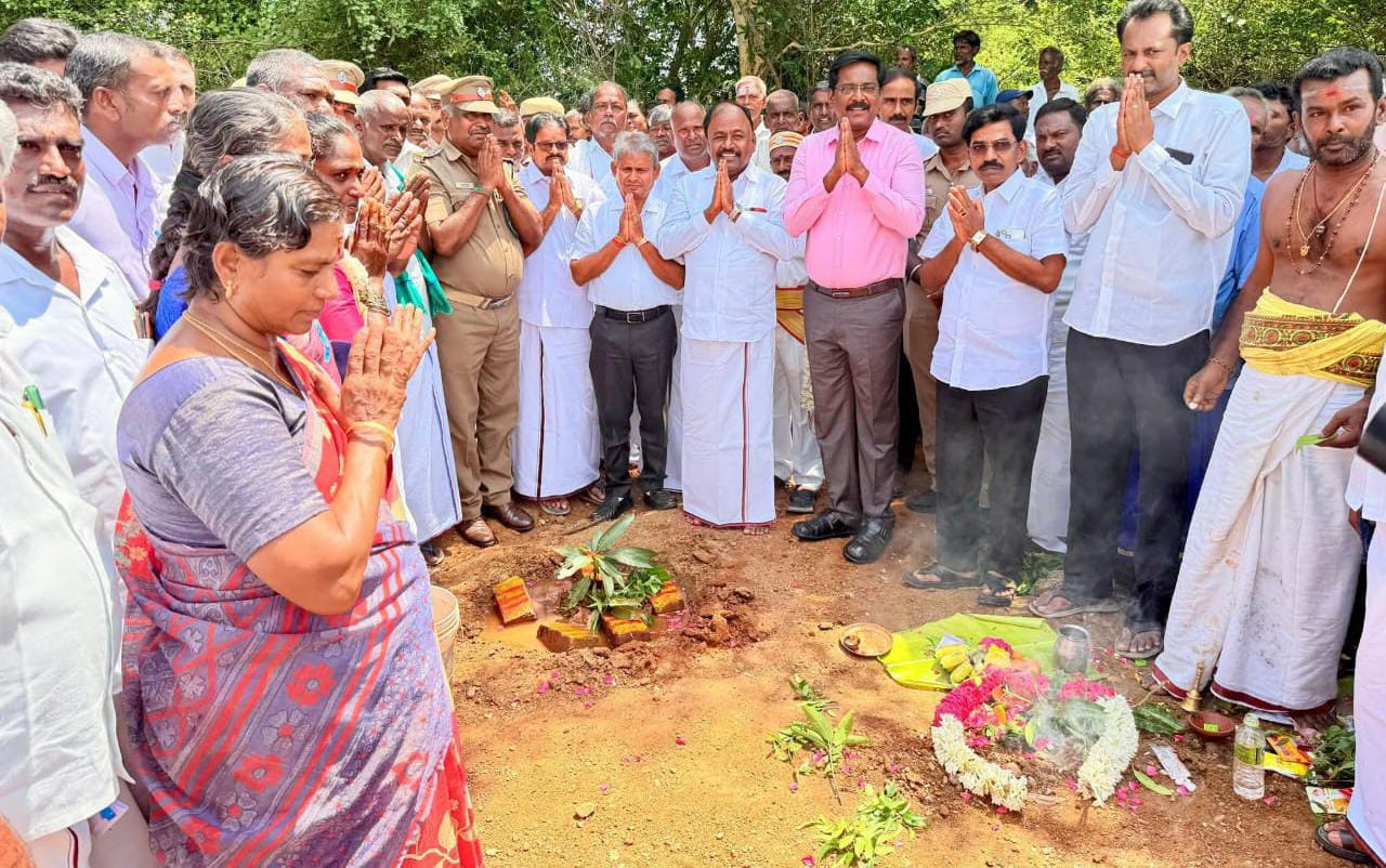 சீட்டம்பட்டு -பாடகம் புதிய சிமெண்ட் சாலை பூமி பூஜை......