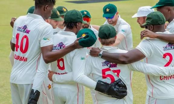 ஆப்கானிஸ்தானுக்கு எதிரான டெஸ்ட்: இன்னிங்ஸ் வெற்றி பெற்ற ஜிம்பாப்வே