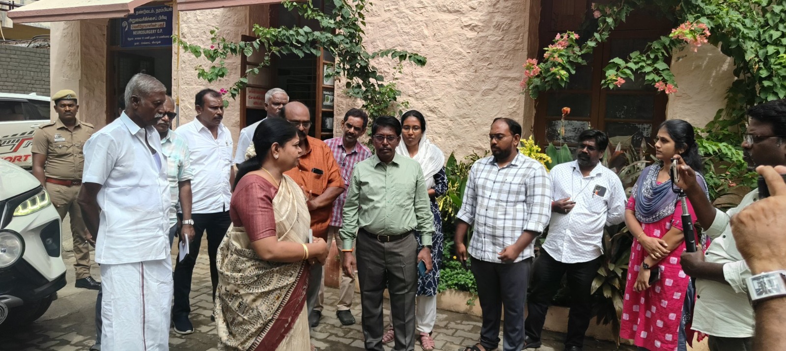 முன்னெச்சரிக்கை நடவடிக்கைகள் குறித்து அமைச்சர் கீதா ஜீவன் ஆய்வு