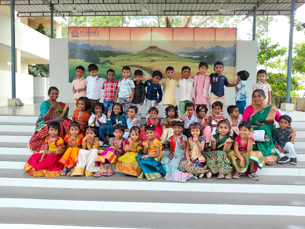 ST. Marks Mat HR sec school தீபாவளி பண்டிகை முன்னிட்டு பள்ளியில் விழா