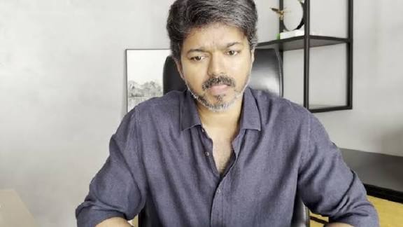 கரூர் துயர சம்பவம்: உயிரிழந்தோர் குடும்பங்களுடன் வீடியோ காலில் ஆறுதல் கூறிய விஜய்