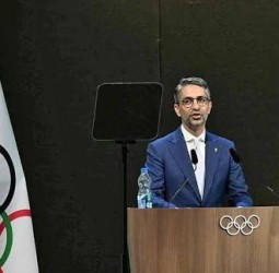 குளிர்கால ஒலிம்பிக் ஜோதியை ஏந்திச் செல்கிறார் அபிநவ் பிந்த்ரா