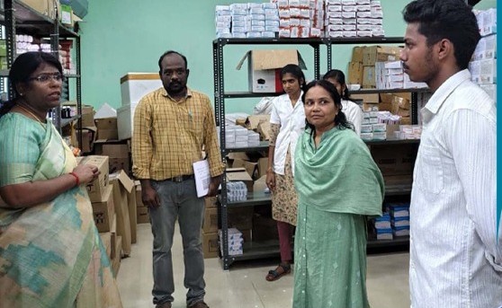 மருந்து சேமிப்பு கிடங்கை கலெக்டர் அழகுமீனா நேற்று ஆய்வு