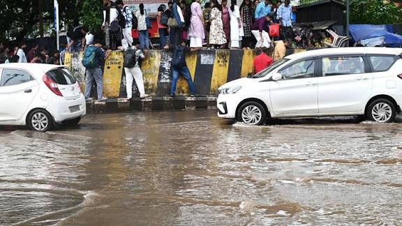 வட கிழக்கு பருவமழை கேரளாவில் தீவிரமடைய வாய்ப்பு: 10 மாவட்டங்களுக்கு மஞ்சள் எச்சரிக்கை